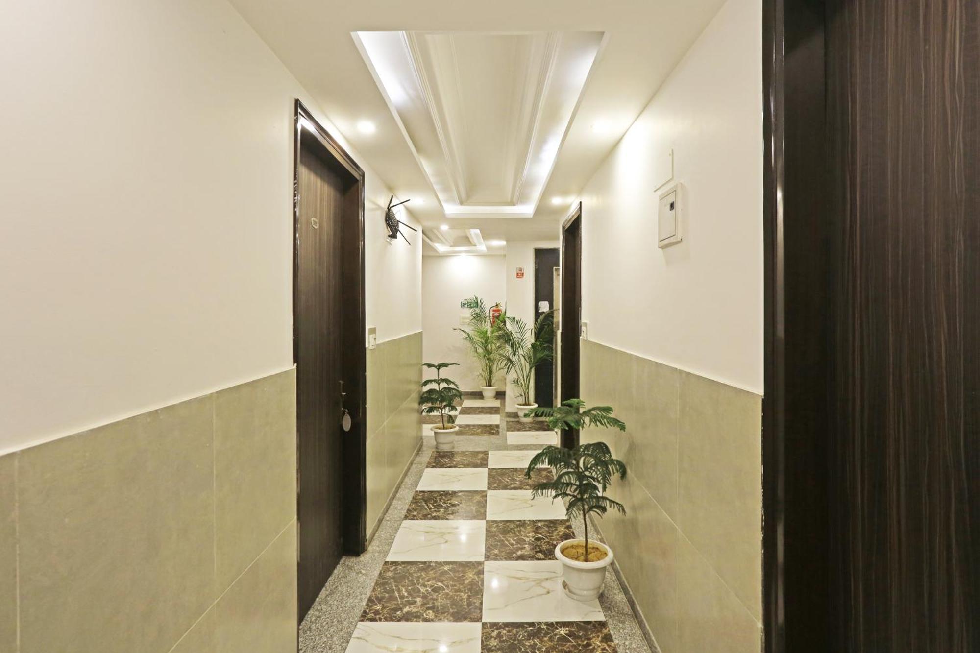 The Almora Residency - Complimentary Airport Trasnfer Hotel New Delhi Exterior photo