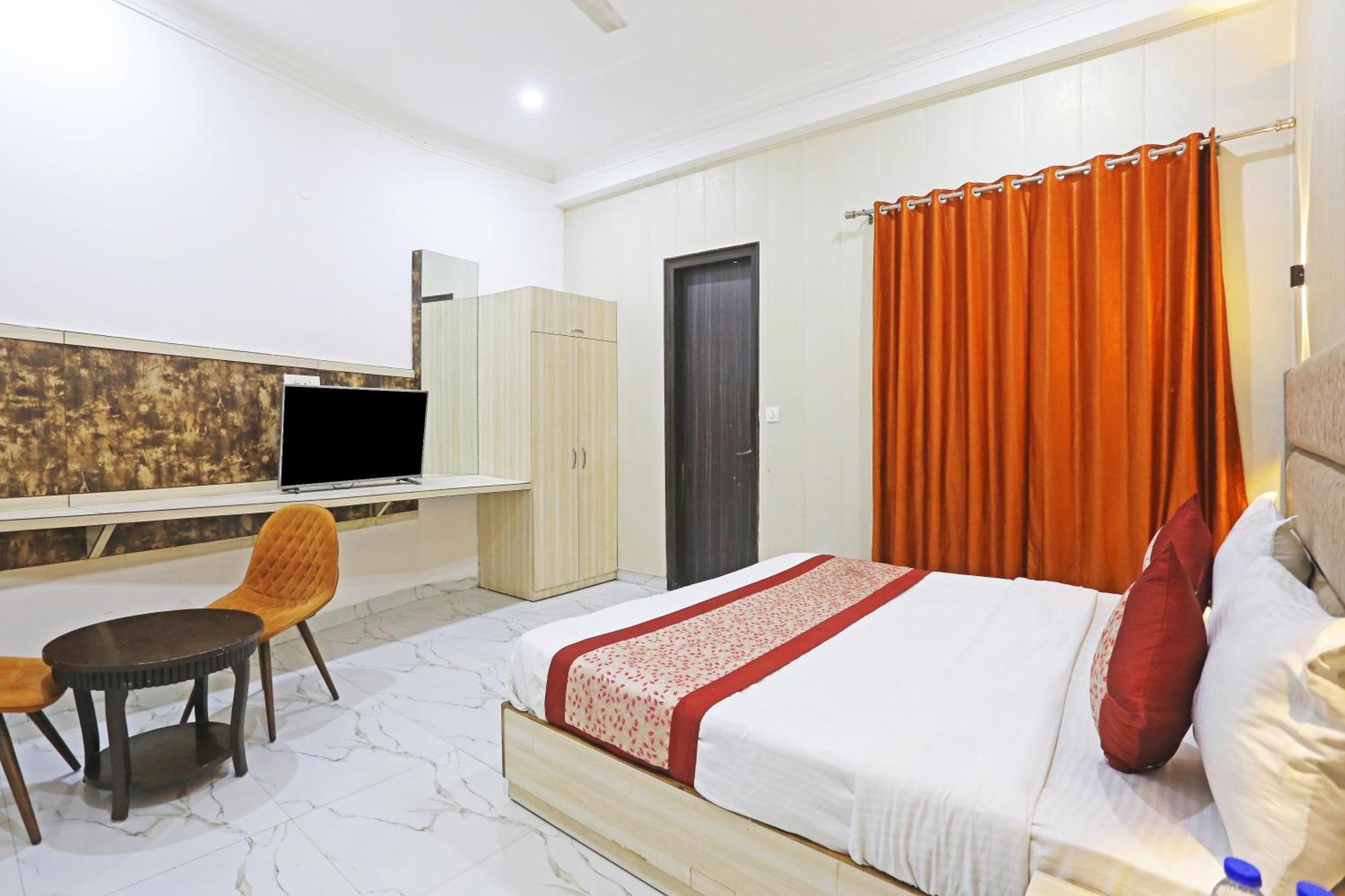 The Almora Residency - Complimentary Airport Trasnfer Hotel New Delhi Exterior photo