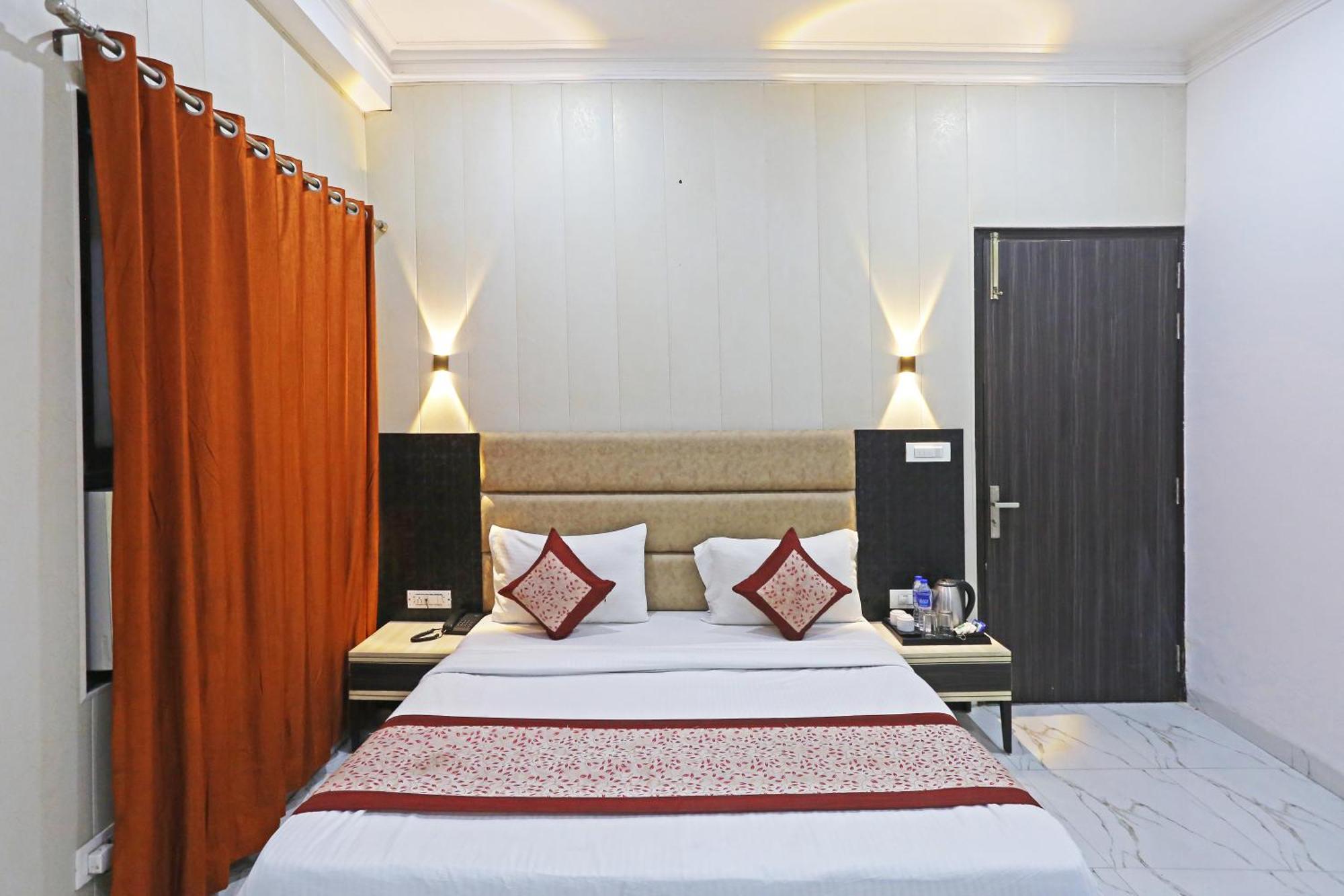 The Almora Residency - Complimentary Airport Trasnfer Hotel New Delhi Exterior photo
