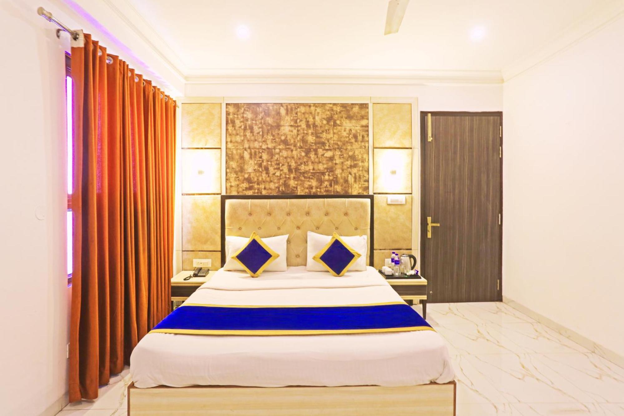 The Almora Residency - Complimentary Airport Trasnfer Hotel New Delhi Exterior photo