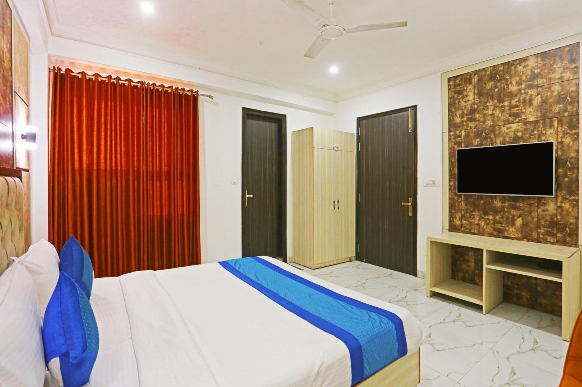 The Almora Residency - Complimentary Airport Trasnfer Hotel New Delhi Exterior photo