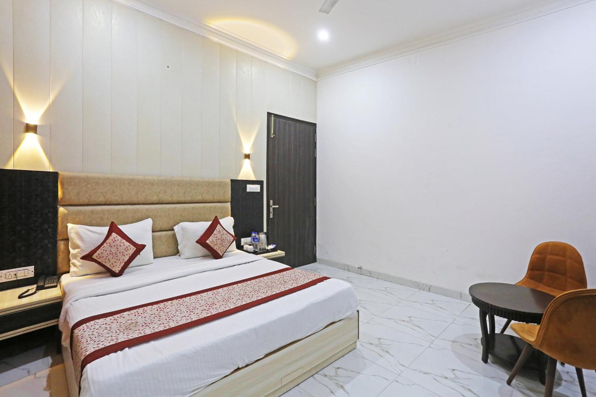 The Almora Residency - Complimentary Airport Trasnfer Hotel New Delhi Exterior photo