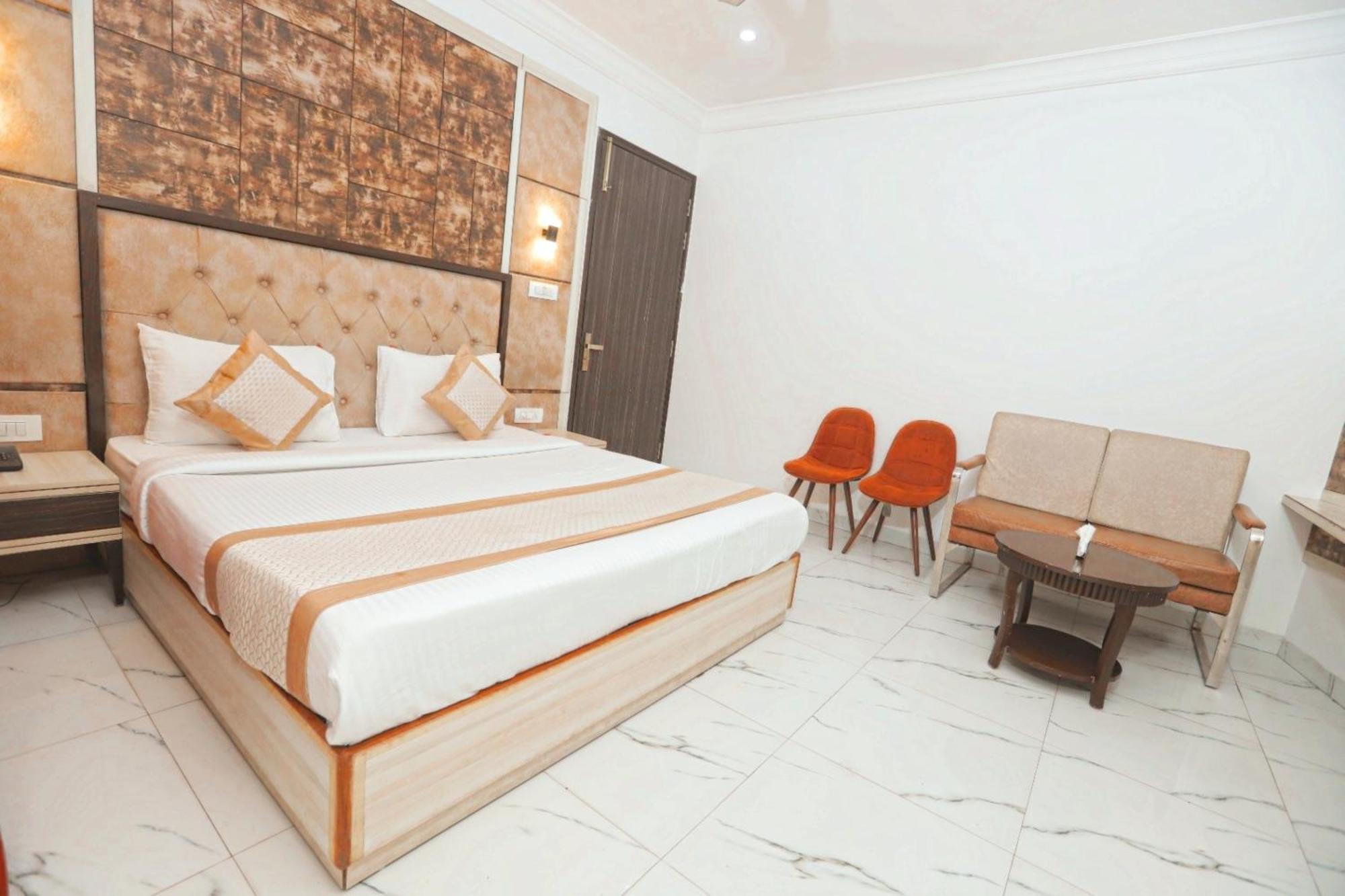 The Almora Residency - Complimentary Airport Trasnfer Hotel New Delhi Exterior photo