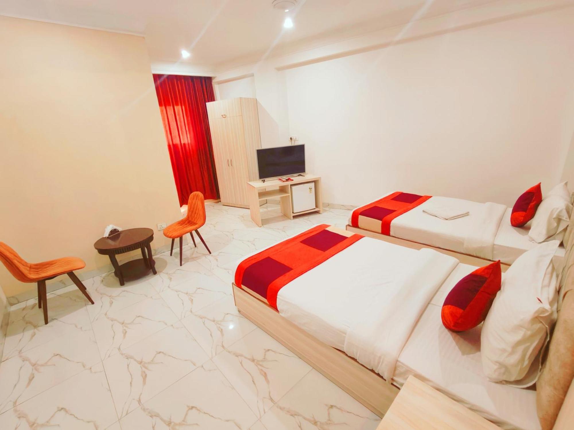 The Almora Residency - Complimentary Airport Trasnfer Hotel New Delhi Exterior photo