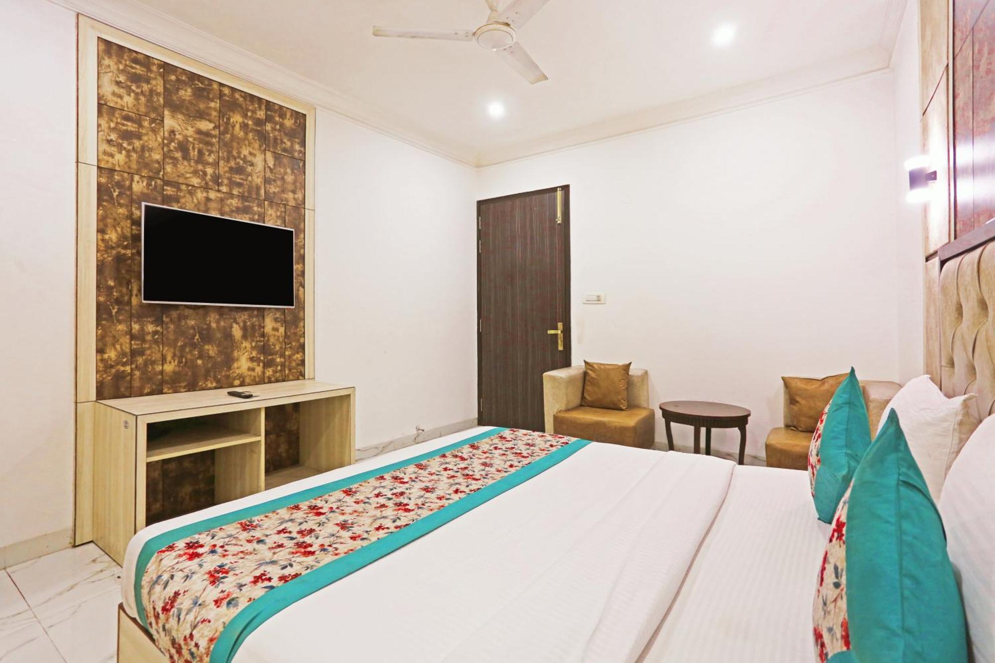 The Almora Residency - Complimentary Airport Trasnfer Hotel New Delhi Exterior photo
