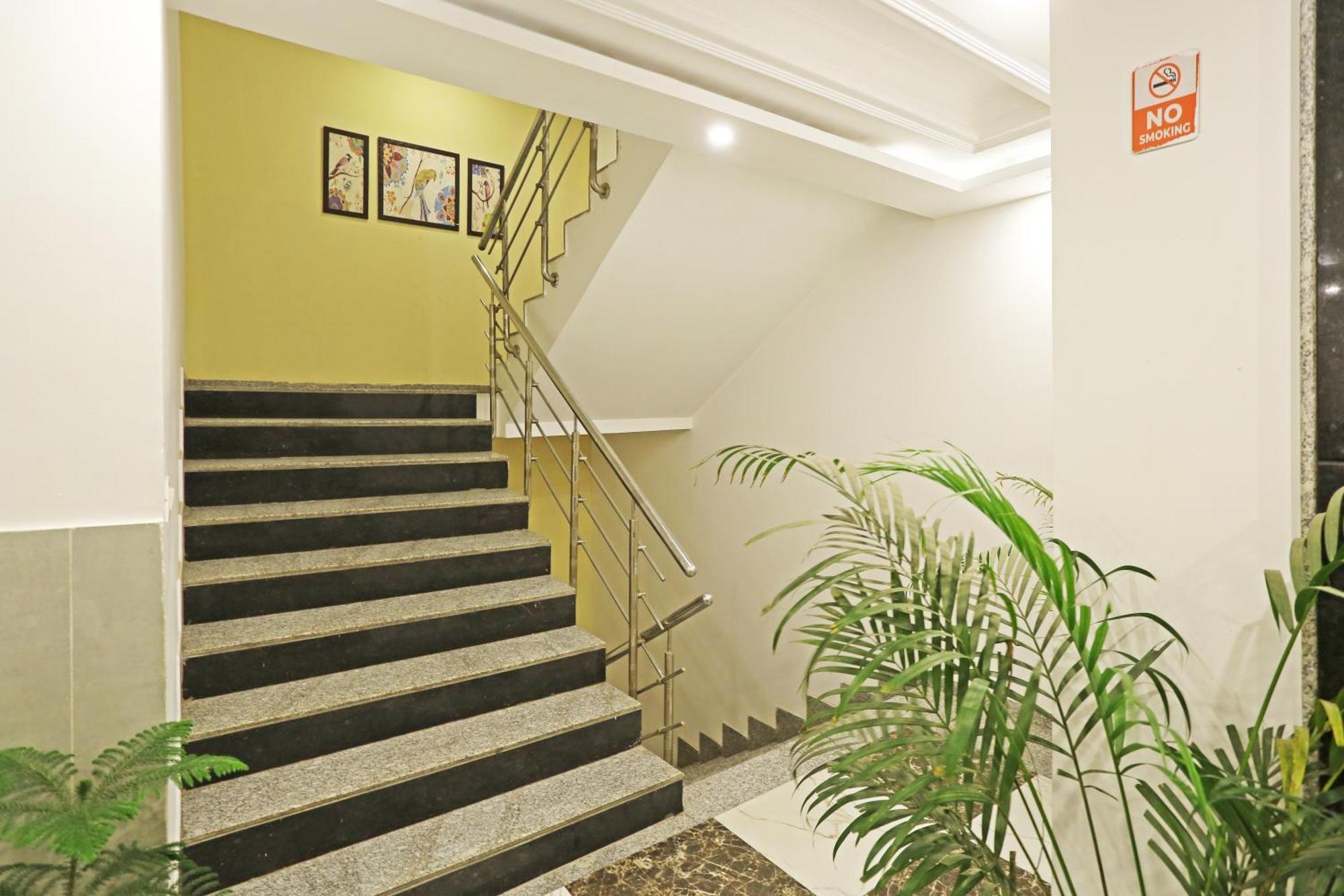 The Almora Residency - Complimentary Airport Trasnfer Hotel New Delhi Exterior photo